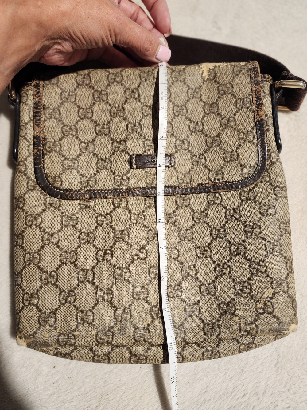 Gucci GG Supreme Canvas and Leather Shoulder Bag (model 223666) - Picture 14 of 16